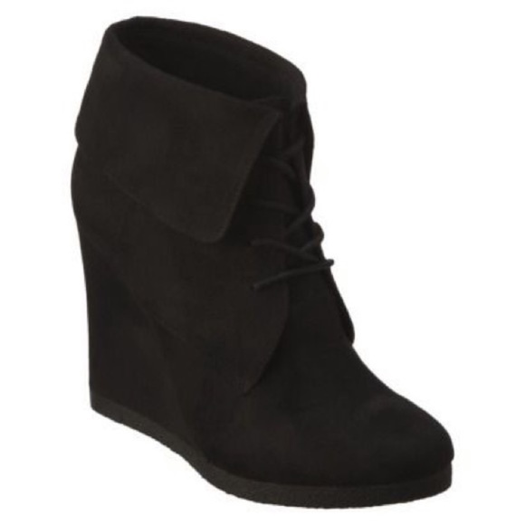 Women’s faux suede wedge booties - Picture 3 of 3
